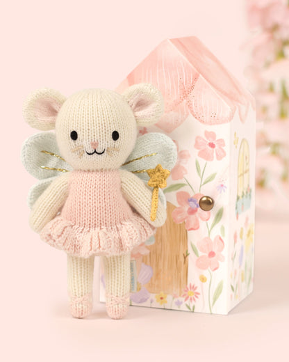 Tiny Lily the fairy