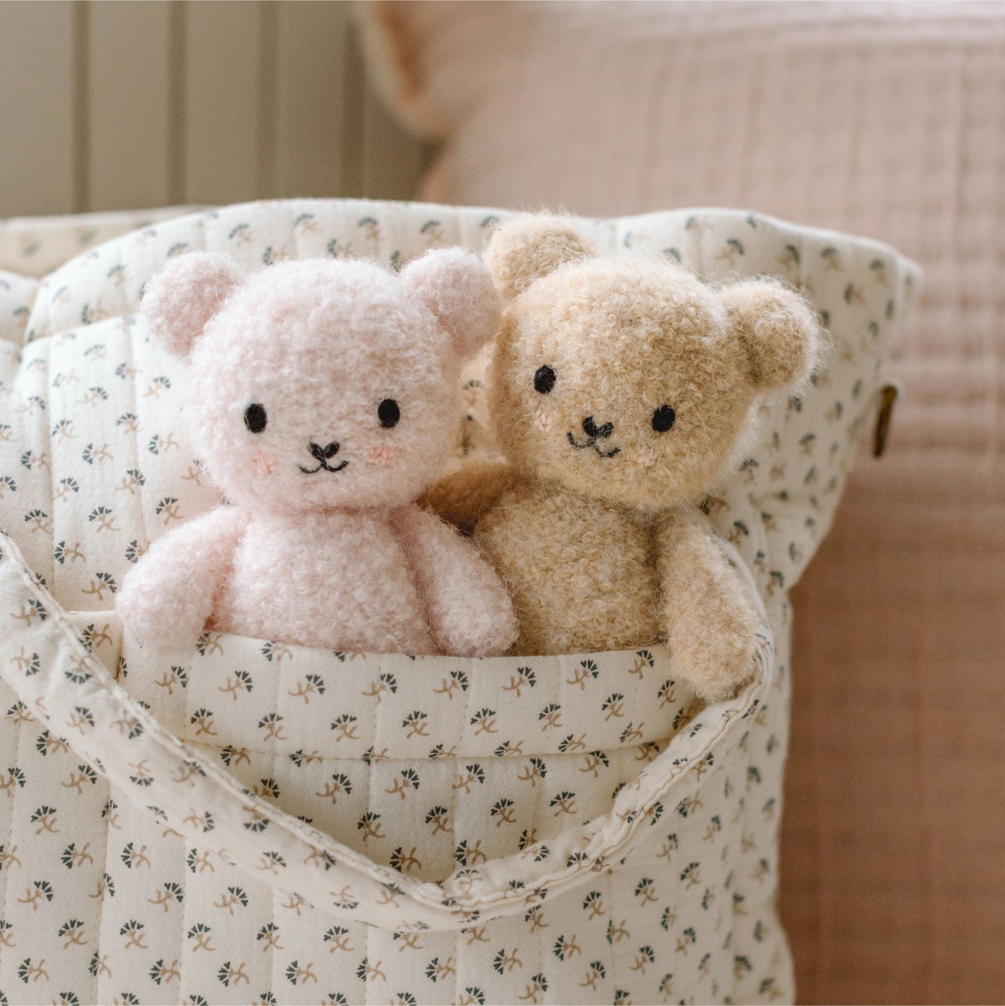 Baby bouclé bear (strawberry)